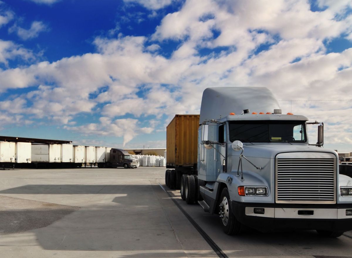 Trucking and Drayage Excellence: The Backbone of Modern Supply Chains Image